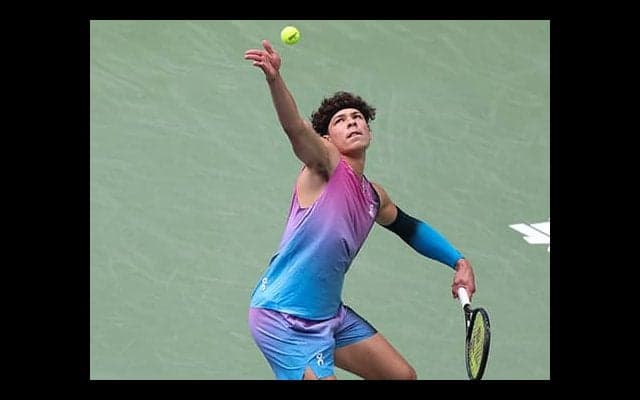  シェルトン、シャポ下し初戦突破 