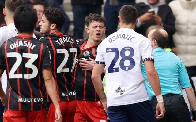 相手選手への噛み付きで8試合出場停止＆罰金290万円…英2部でモンテネグロ代表FWが処分