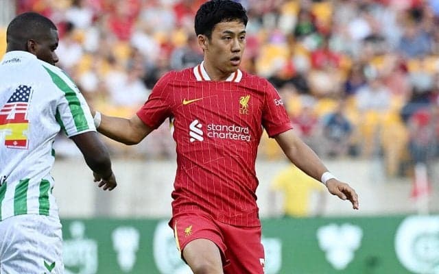 リバプール遠藤航は1月退団か…スロット監督がその売却金で「グラフェンベルフのカバーかつ競争促す若い守備的MF」を要望