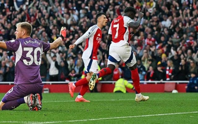 サカが圧巻1G2Aでアーセナルを逆転勝利に導く！　冨安健洋初出場で菅原由勢と日本人対決も実現【プレミアリーグ】