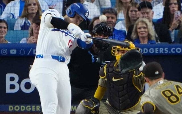 大谷翔平は「防ぎようのない選手だと証明」　PO初出場で衝撃弾…米実況も大興奮