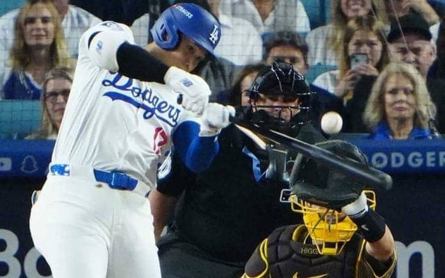 大谷翔平、第3打席はバット折りながら中前打　雄叫び1号→同点生還に本拠地大歓声
