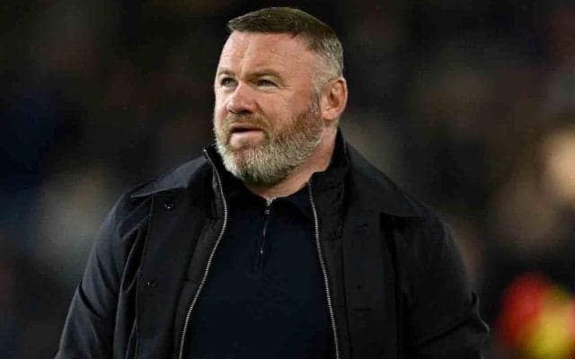 ルーニー監督が大橋祐紀も途中出場の試合でレッドカード　アシスタントコーチは「ウェインはいまだに情熱的」とフォロー