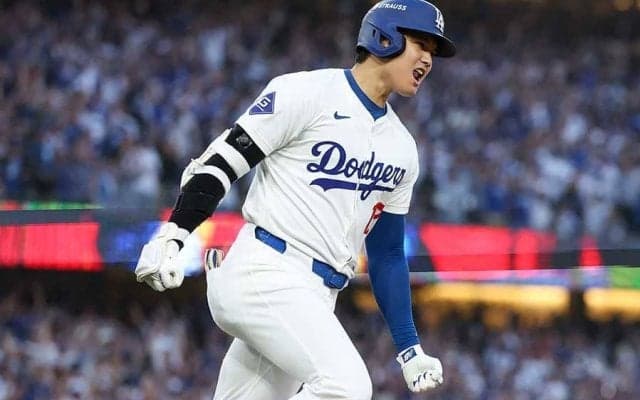 大谷翔平の「HRを打った直後の表情」　米記者注目…気合の行動は「数年間で最もクール」