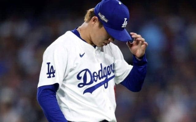 「悪夢を再現した」山本由伸の3回5失点にシビア評価…PS初戦での悔しき降板に韓国メディアは皮肉「大谷は最高だった」