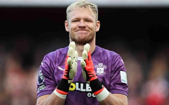 古巣アーセナルサポーターの温かさにラムズデールが感涙！　そんな様子に「依然として確固たる人気ぶり」と英メディア