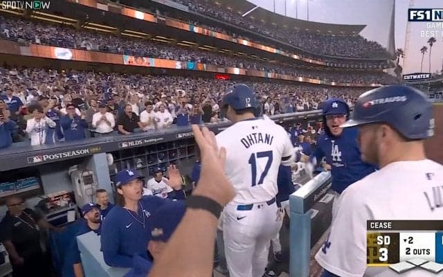 フリーマンにテオスカーも…大谷翔平、劇的同点3ランにド軍ナイン「大興奮」 ネット沸騰「ベンチの雰囲気も一気に変わった」