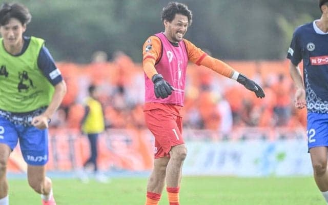 【引退決意のGK本間幸司が話す、サッカーのつながりとJ2水戸への愛 (2)】目指すは「“まだできるんじゃない？”って言われながら辞める４７歳」……小林悠や前田大然ら後進への思いも