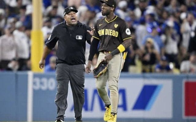 パドレス左翼手が「ファンをからかった」米記者が“伏線”指摘　ドジャースタジアムで「物を投げ込まないで」異例の事態に