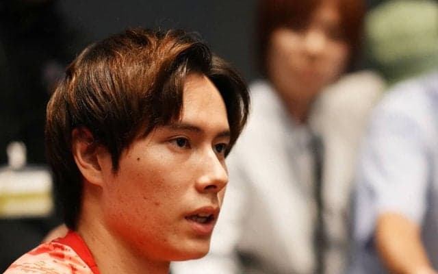 髙橋藍がSVリーグ開幕を前に見せた「天才」の片鱗　一昨年の王者相手に、勝負所で光ったサーブ