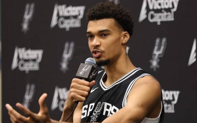 昨季の新人王ビクター・ウェンバンヤマが約11キロの増量に成功して2年目に臨む