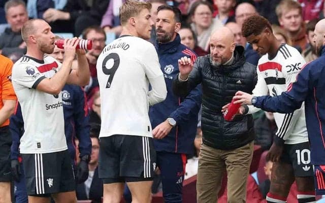 36歳エバンスの活躍際立ったユナイテッド現状にOBベルバトフが喝　「ピッチの全員が恥じるべき」「批判は今後も強まる」