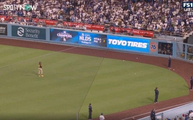 ブチギレるド軍ファン… 怒りの火に油を注ぐ行為に「これはヤバい」 “煽りの天才”タティスJr.が「鬼畜すぎ」「ノーダメージ」