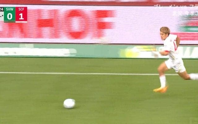 止められない… 堂安律、約40メートル独走！“爆速ドリブル”が「ヤバすぎる」 相手選手をかわして一気に急加速する瞬間