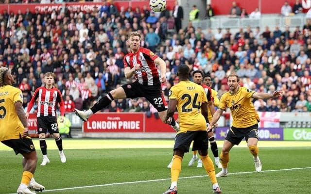 最下位低迷ウルブス、今夏招へいしたクラブ史上初のセットプレー専門コーチを解任