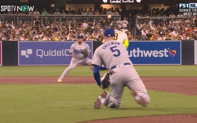 頭脳プレー？ 守備妨害？「抗議すべきだった」ネット上で波紋… 試合の流れを変えたマチャドの走塁が物議