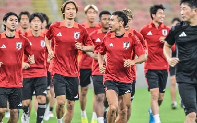 「新加入の選手たちの席には必ずあのメンタリストがいる」日本代表ベテランDFが裏で見せる「代表新人選手の面倒見」が称賛！「海外じゃなくJリーグにいる事も凄く大きく感じる」の声