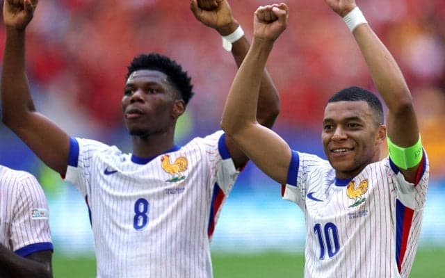 不在のムバッペに代わってチュアメニがフランス代表主将に任命、デシャン監督｢若いが資質がある｣