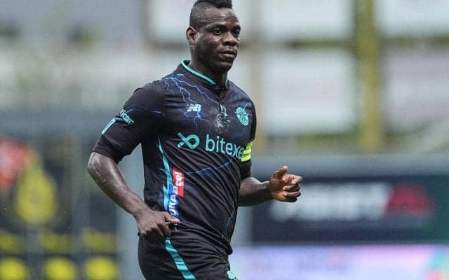 セリエA復帰を熱望する元イタリア代表FWバロテッリ、18位ジェノアが獲得を検討中？