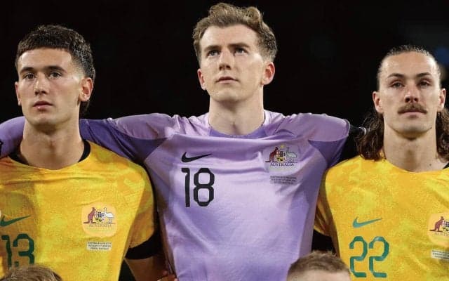 新生オーストラリア代表のスタメン11人　3バック採用でGKは主将ライアンではなくガウチ、新潟DFデン&町田FWデュークら先発