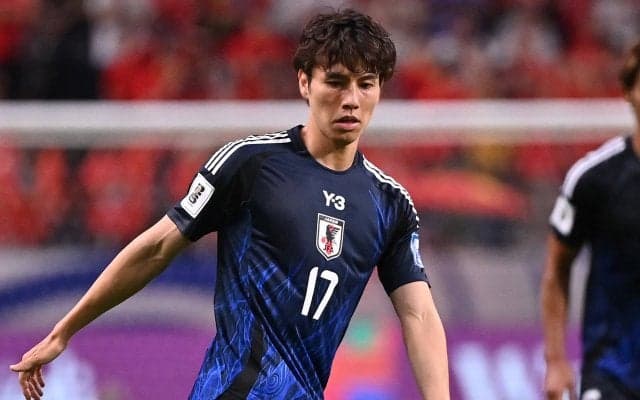 「目がキラキラしすぎて眩しい」田中碧と大ファン少女の“再会”が反響！「かわいらしいよなあ」「パパより好きなんだよな笑」まさかのプレゼントも