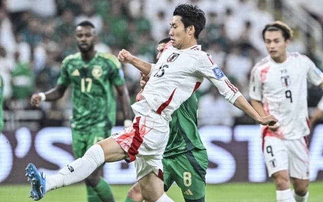 鎌田大地がサウジアラビアの6万人大観衆の“超アウェイ”のスタジアムに「ヨーロッパのトップクラブでも味わえないような雰囲気でできた」……「暑さプラス人の熱気とがこもっている感じ」