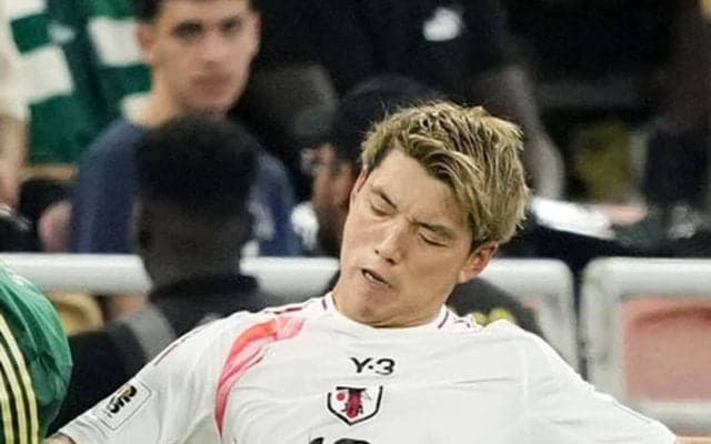 サッカー日本代表、「超攻撃的」から一変 堂安律、三笘薫の守備での健闘は宝の持ち腐れ