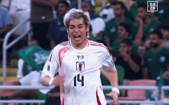 伊東純也が強心臓すぎる！「ミスったー！」叫びが話題沸騰「読唇術されてんのウケるw」「可愛すぎる」「楽しそう」内田篤人もビックリ