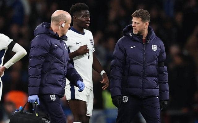 アーセナルに悲報、サカがピッチに座り込みプレー続行不可能…イングランド代表指揮官「検査を受けている。明らかに何かを感じていた」