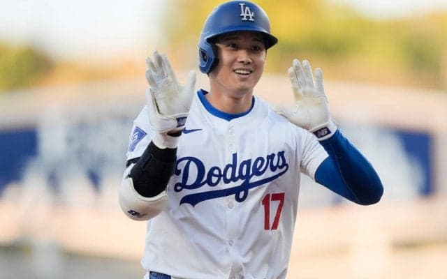 ドジャースが史上初のPS日本人対決制しパドレス撃破　山本とダルが珠玉の投げ合い…大谷翔平、歓喜の「バモー！」優勝決定シリーズ進出