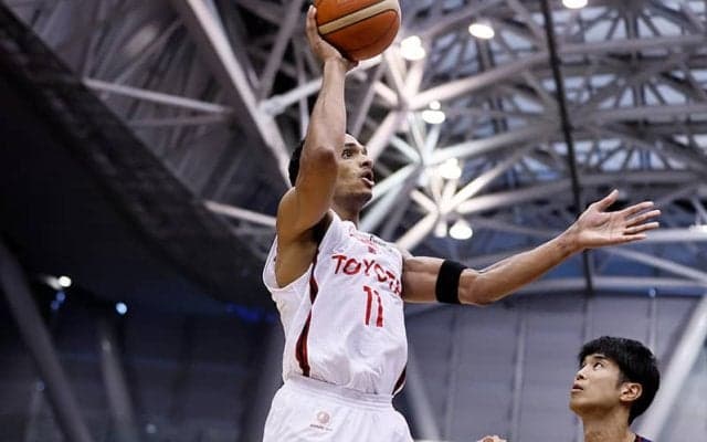 後半に主導権握ったA東京が横浜BCを撃破、敵地で開幕3連勝目…サイズが20得点超のダブルダブル