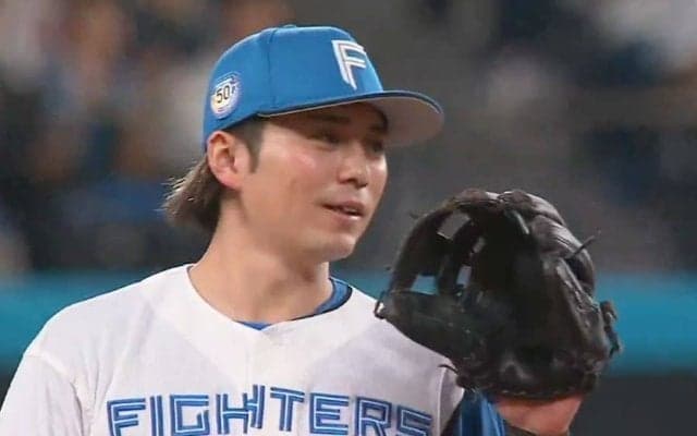 ハム27歳の頭脳プレーを「神と呼ばせて」　大舞台での機転に本拠地騒然「彼はドラフト9位」