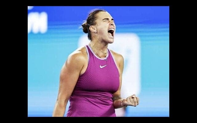 サバレンカ 逆転で3連覇に王手