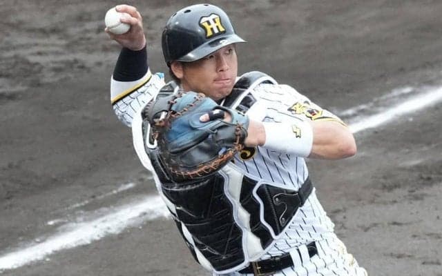 阪神・梅野が3回で交代…2回には一挙4失点　負ければ終わりの一戦で岡田監督が決断