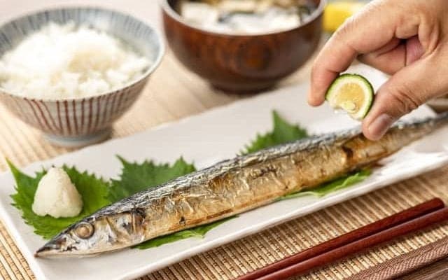 秋の味覚の代表格「さんま」の効果効能とは