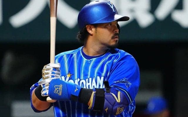 DeNAに暗雲　宮崎が自力で歩けず緊急交代…まさかのアクシデントに甲子園“悲鳴”
