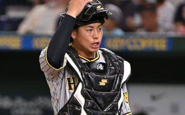 岡田体制の最終戦で浮かび上がった“課題”　阪神・梅野の「異例交代」に反響が止まず「リードはやっぱり難しい」