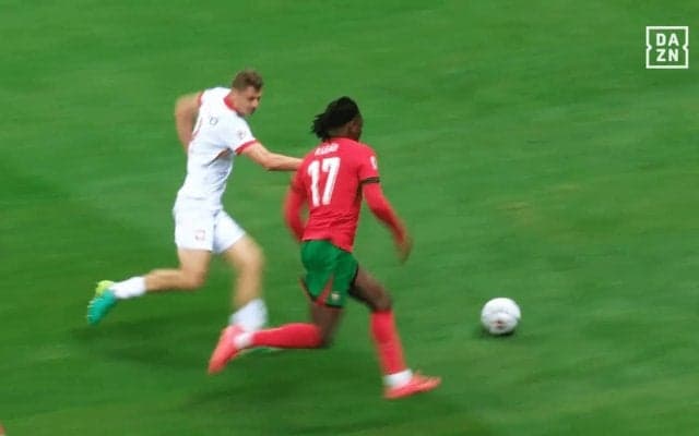 無敵かよ！“40m爆速ドリブル”連発が脚光「レオンが無法で笑う」「魔法だ」「信じられない」現地メディア＆ファンが驚愕