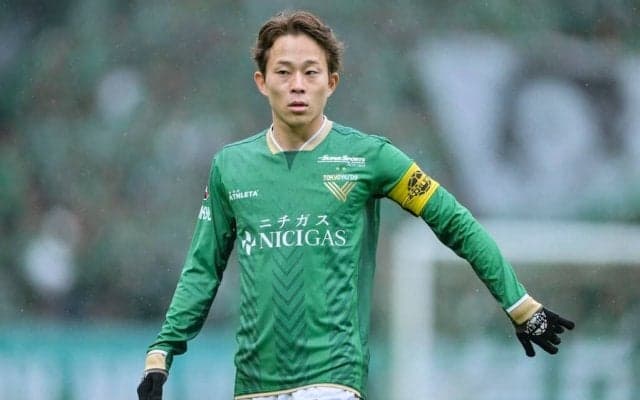 「当たり前に森田うまいや」J1東京Vの練習後に急遽開催された“シュートチャレンジ”対決に反響！「仲良しだw」「そうか白井くんはスネ毛剃るのかw」の声