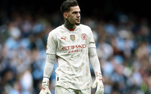 シティ守護神エデルソンがバロンドールに推す選手は？　最有力候補はクラブ同僚と代表チームの後輩