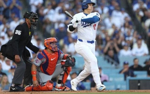 大谷翔平、右前適時打でリーグ優勝決定S初打点　千賀滉大を引きずり下ろす　二盗は失敗に…ベースから離れアウトに