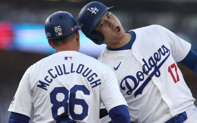 大谷翔平“10月の活躍”に「野球の神様は見守っている」リーグ優勝決定S初戦で2安打1打点　ドジャース快勝発進に貢献