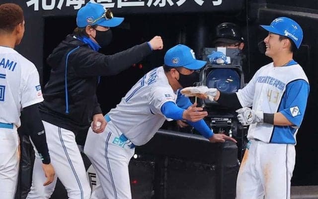 日本ハム、8年ぶりファイナルS進出　新庄監督歓喜…同点打の清宮は涙＆水野が劇的決勝打