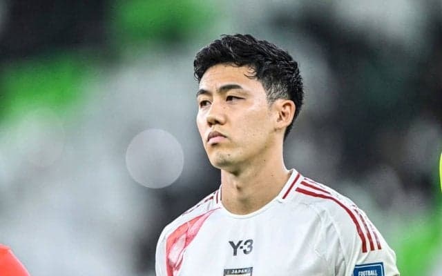 【遠藤航が大一番で欠場濃厚。日本代表は主将不在でどう戦うのか(1)】報道陣の間でざわめきが起こった前日練習……伊東純也は「戦略的に痛い」、鎌田「航君レベルの選手がいなくなるというのは…」