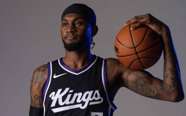 キングスが今夏獲得したフォワードのジェイレン・マクダニエルズをスパーズへ放出