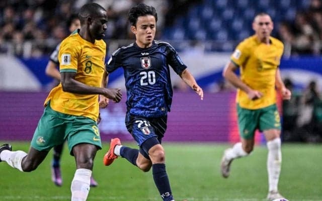 「何という柔らかいタッチ」久保建英が豪州戦で見せた背後からのロングボールを即ドリブルにする「左足アウトサイドでのスーパートラップ」が話題に！「美しい」「日本代表1番のトラップ技術」の声