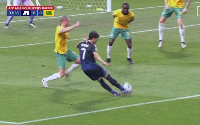 デル・ピエロかよ！三笘薫、鉄壁守備陣に切り込む超絶カットインシュートが「世界を感じる」と話題「さすがプレミア屈指の選手」