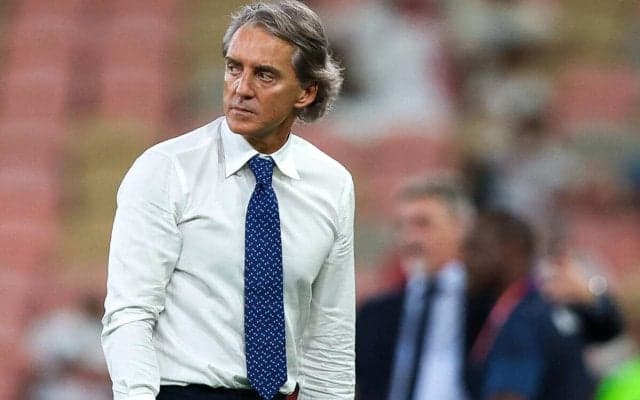 ホーム連戦で勝ち点「1」のマンチーニ監督が会長と緊急会談…ファンとも一触即発、識者は現状に「選手とのコミュニケーションがほとんど失われている」と指摘