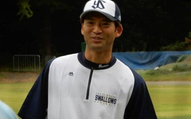【ヤクルト】西浦直亨コーチが“熱い”ノック！7年目捕手「パンチ効いてました」　新コーチ3人が秋季練習で初指導