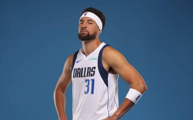 トンプソンがプレシーズンで不調も、マブス指揮官は「ゲームで正しいプレーをしている」